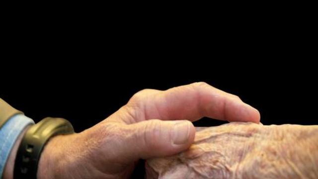 elderly-hands.jpg 