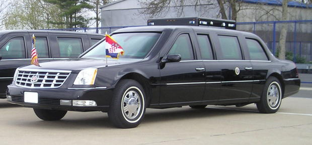 2005_Cadillac_DTS_presidential_limousine.jpg 