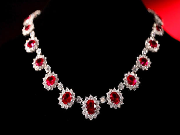 "Pretty Woman" necklace replica 