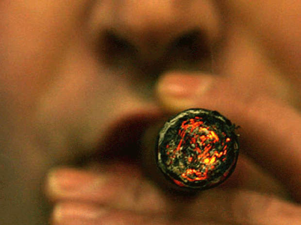 NY man must pay $2,000 fine every time he smokes a cigar in his apartment 