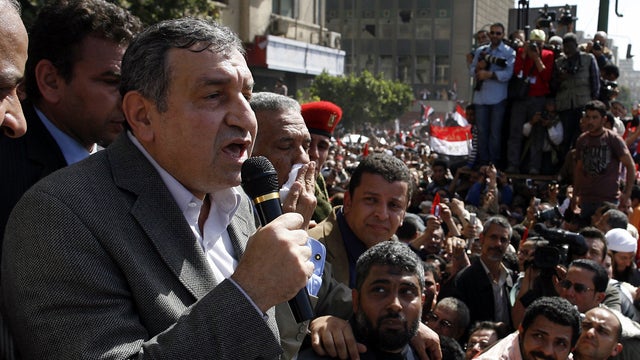 Essam Sharaf addresses Egyptian protesters 