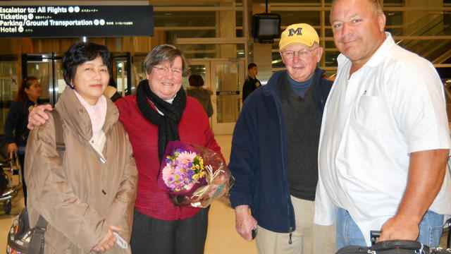 herb-twining-his-parents-and-family-friend-yuri-kochi-are-all-smiles-as-twining-arrives-home-safe-from-japan.jpg 