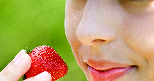 Strawberries protect boozers' stomachs? What study shows CBS News