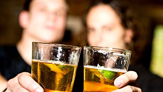 beer_buddies_iStock_0000035.jpg 