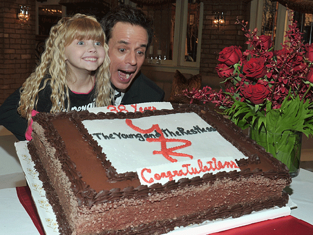 002-cbs-anniversary.gif 