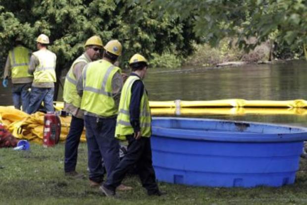 KZOO OIL SPILL-GETTY 