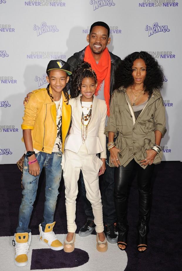 will-and-jada-pinkett-smith-with-their-kids.jpg 