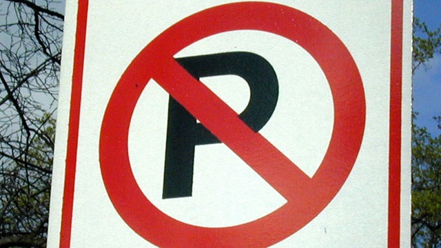 Food truck vendors sue SoCal city over parking ban 