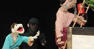 Giant puppets robbed from Hawaii troupe, no strings attached - CBS News