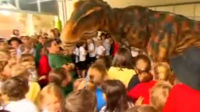 dino in school 