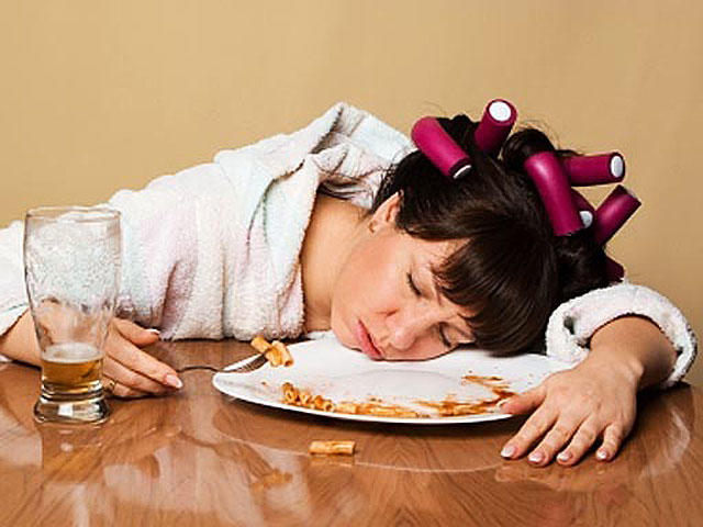 Study: Sleeping less may mean you'll eat more - CBS News