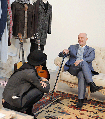024-malkovich-in-milan.gif 