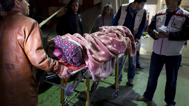Wounded woman evacuated from Misrata 