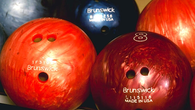 bowling-balls-1_1254290.jpg 