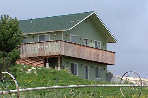 Police: Burglars jackhammer way to mobster's hidden loot 