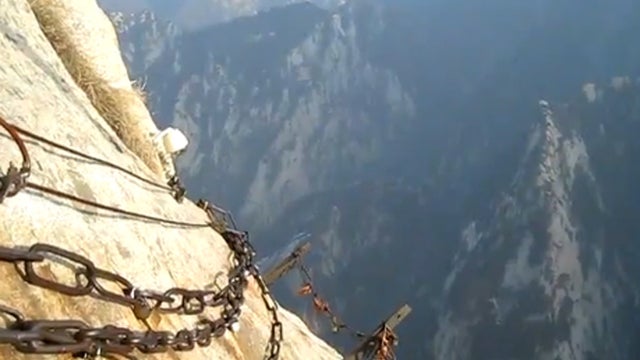 Huashan_Cliffside_Path_copy.jpg 