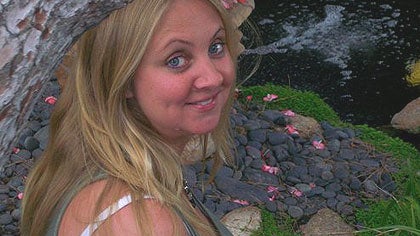 Mass. teen accused of shooting mom, burying body in backyard 