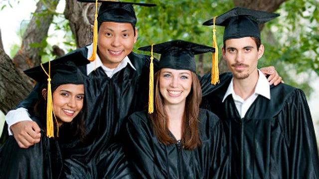 collegegrads2iStock_000015323446XSmall.jpg 
