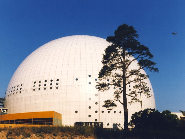 Ericsson_Globe_Wikimedia_user_Holger_Ellgaard.jpg 