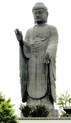 Ushiku_Daibutsu_Wikimedia.jpg 