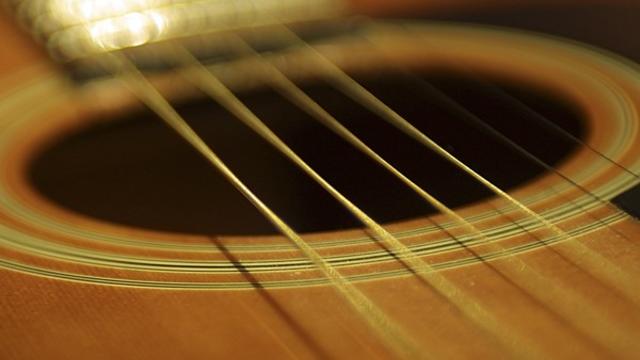acoustic_guitar.jpg 