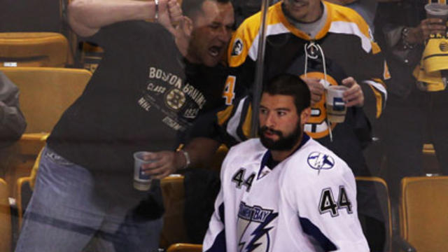 boston-bruins-fans1.jpg 