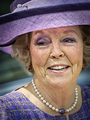 00-dutch-queen.gif 