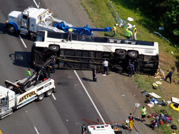 bus_crash_highway_013.jpg 