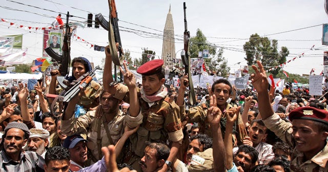 U.S., Saudis scramble for Yemen power transfer - CBS News