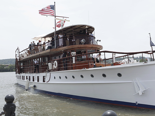 014-denmargrethe-boat.gif 