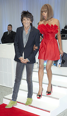 012-prem-ronnie-wood.gif 