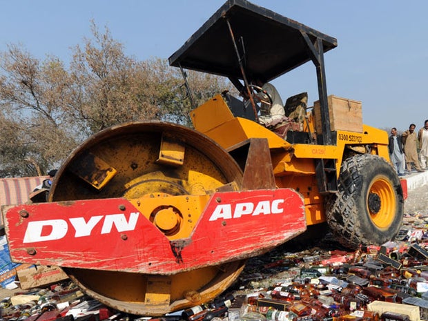 Drunken joyride on a steamroller ends badly, say cops 