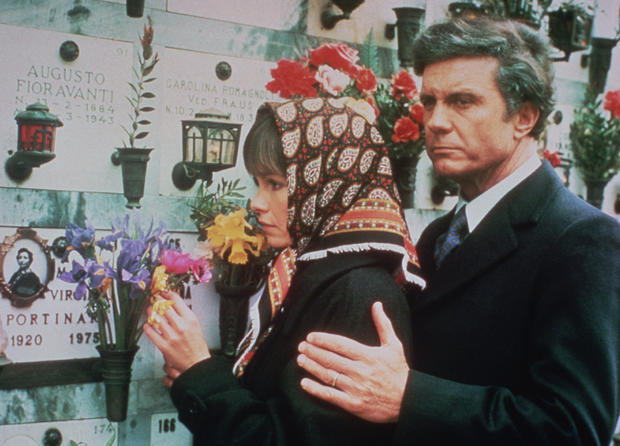 Genevieve Bujold and Cliff Robertson in "Obsession" 