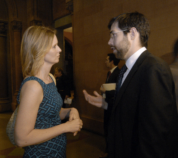 020-AP110613151858_cynthia-.gif 