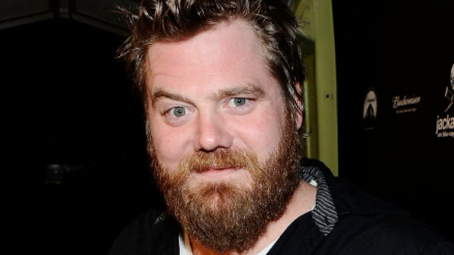 "Jackass" star Ryan Dunn dies in car crash 