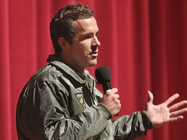 001-marines--ryan-talks.gif 