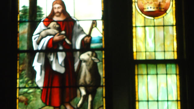 jesus-and-the-lamb.jpg 