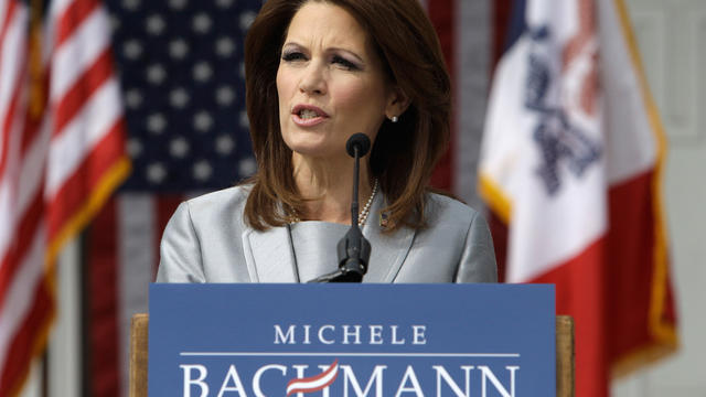 Iowa poll: Bachmann, Romney lead GOP race 