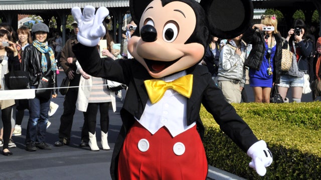 mickey_mouse_112210878_fullwidth.jpg 