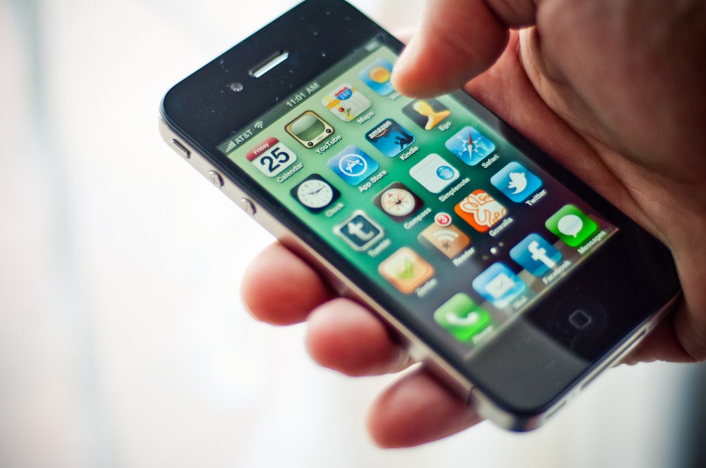 Gizmodo not in trouble for iPhone 4 leak, but guess who is... 