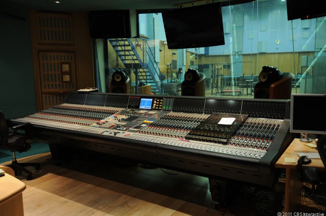 Studio_1_mixing_board.jpg 