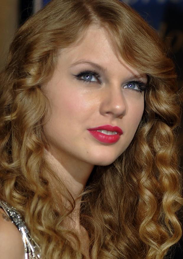 taylor-swift-by-timothy-a-clary-real.jpg 