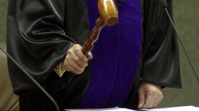 Philly judge has robe stolen while in men's room 