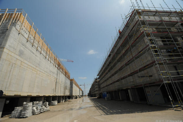 2nd_site_long_rows_of_building_caissons.jpg 