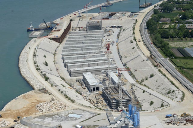 Lido construction aerial