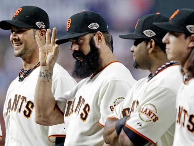  Brian Wilson of the San Francisco Giants acknowledges the crowd 