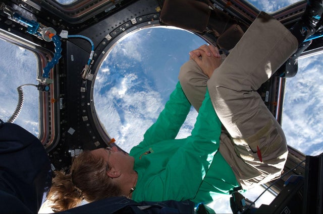 ISS_571262main_fd9cupola-m_1600-1200.jpg 