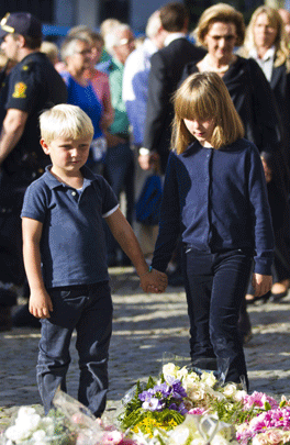 013-noway-royal-kids.gif 