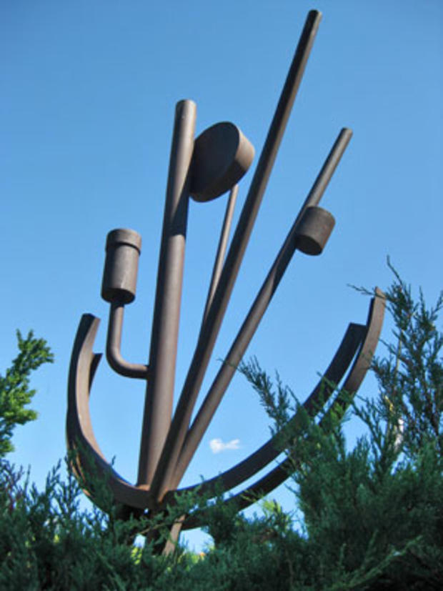 9/19 Arts &amp; Culture - Sculpture - Richard Stankiewicz 
