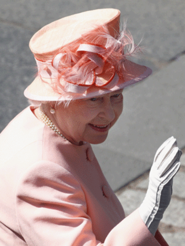 043-$-queen-120098015.gif 